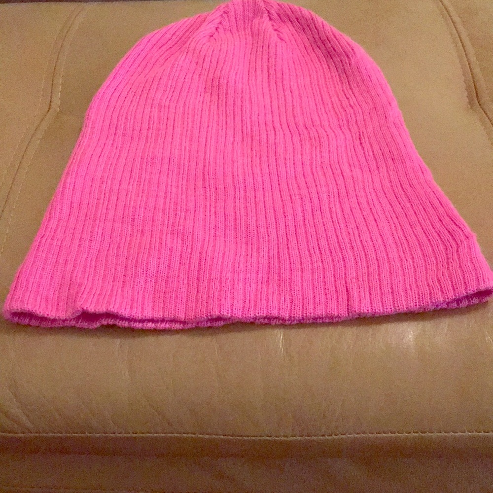 Am selling this very very nice winter hat❤️😃😃😃